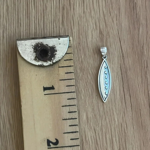 925 Sterling Silver Surfboard Pendant - Picture 4 of 9
